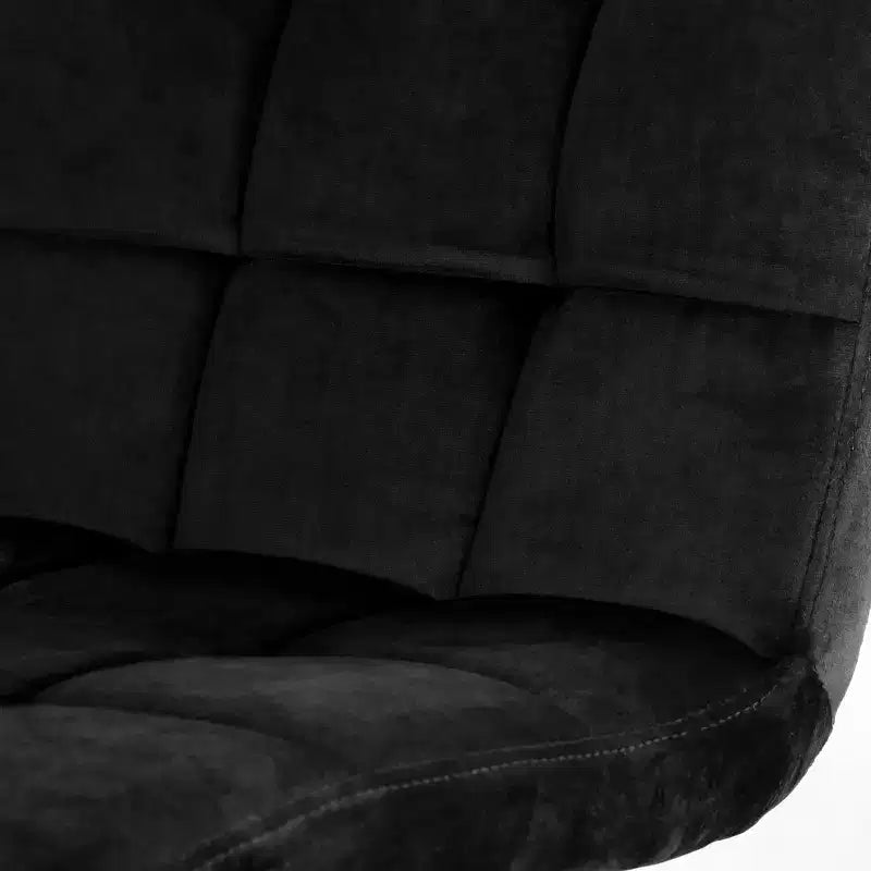 Sedie accentate trapuntate in velluto nero con gambe in metallo, set da 2