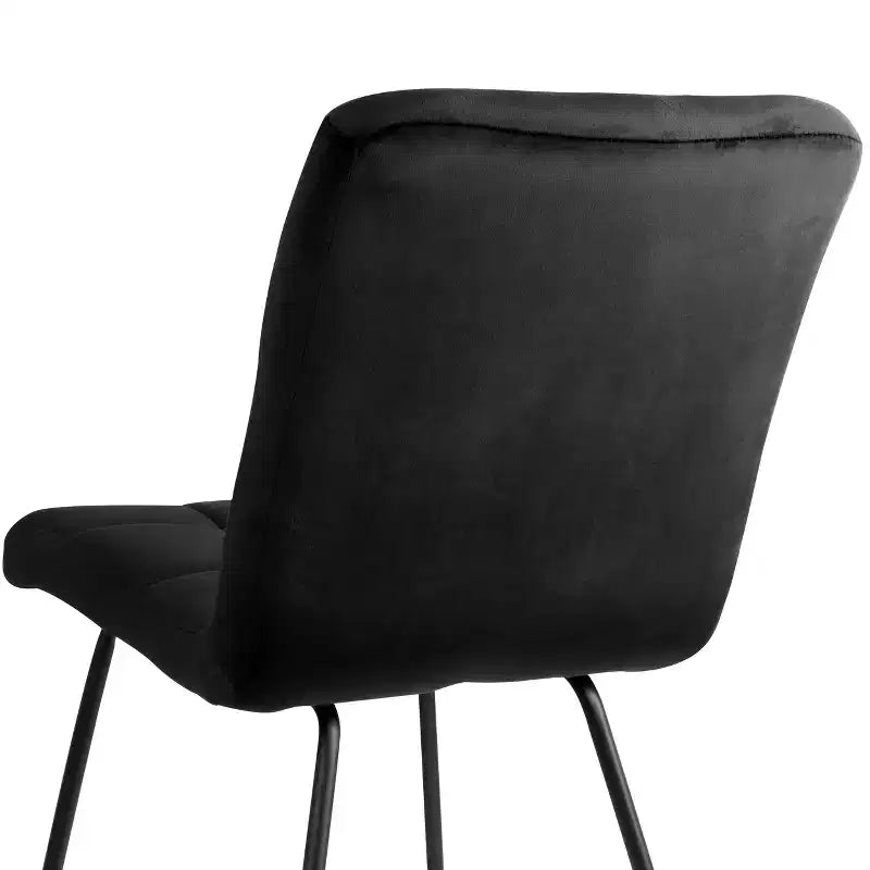 Sedie accentate trapuntate in velluto nero con gambe in metallo, set da 2